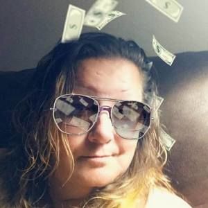 Meet your Posher, Angie